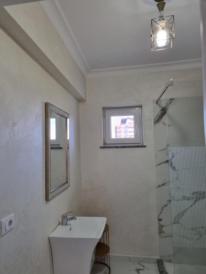 Tesa Boutique Hotel 티르구 네암트 외부 사진