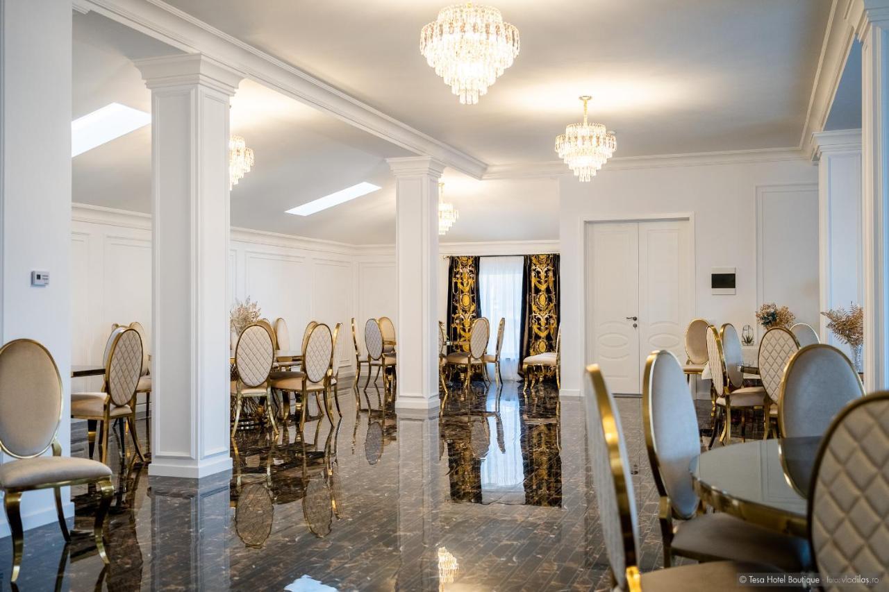Tesa Boutique Hotel 티르구 네암트 외부 사진