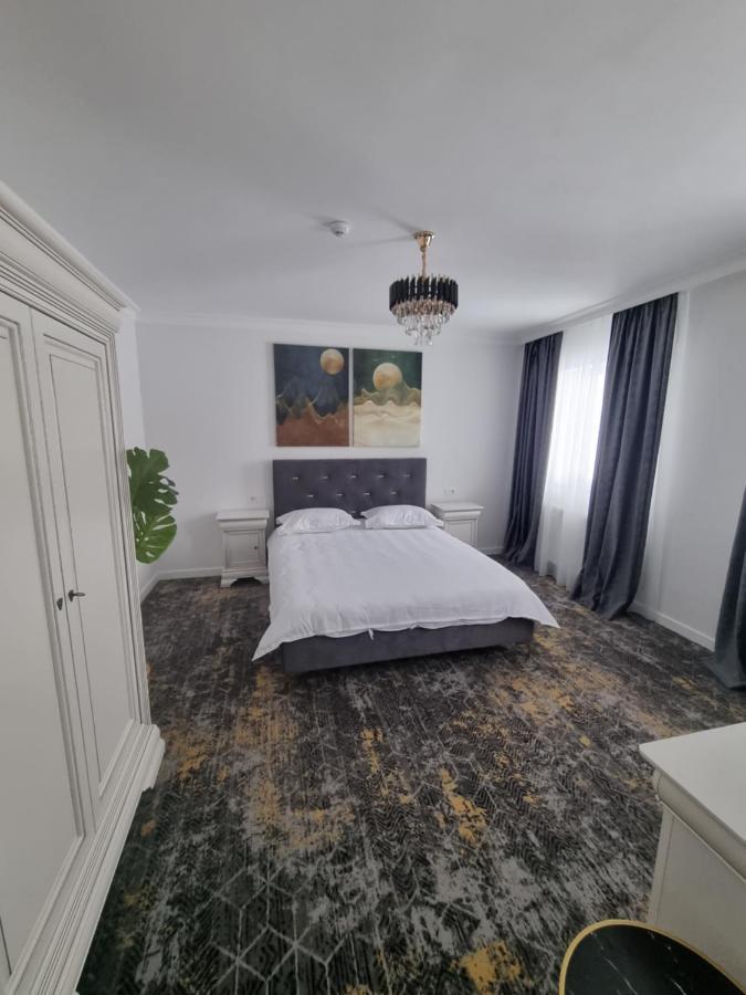 Tesa Boutique Hotel 티르구 네암트 외부 사진