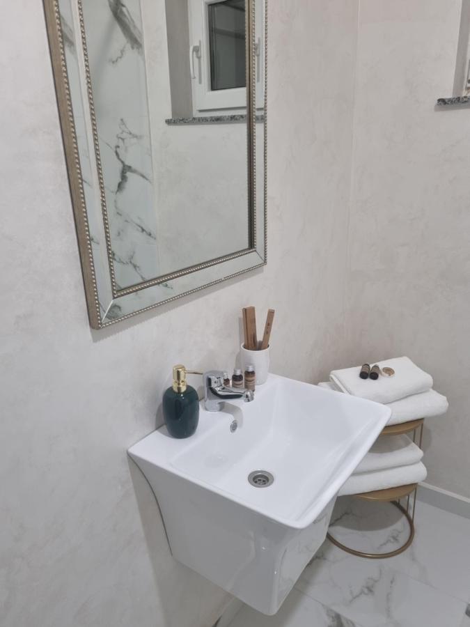 Tesa Boutique Hotel 티르구 네암트 외부 사진